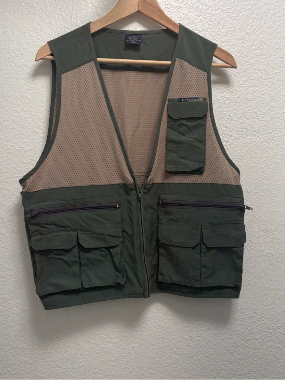 Vintage Ex Officio Mesh Vest Unisex Size Medium Green/ Tan Fishing Pockets Vest
